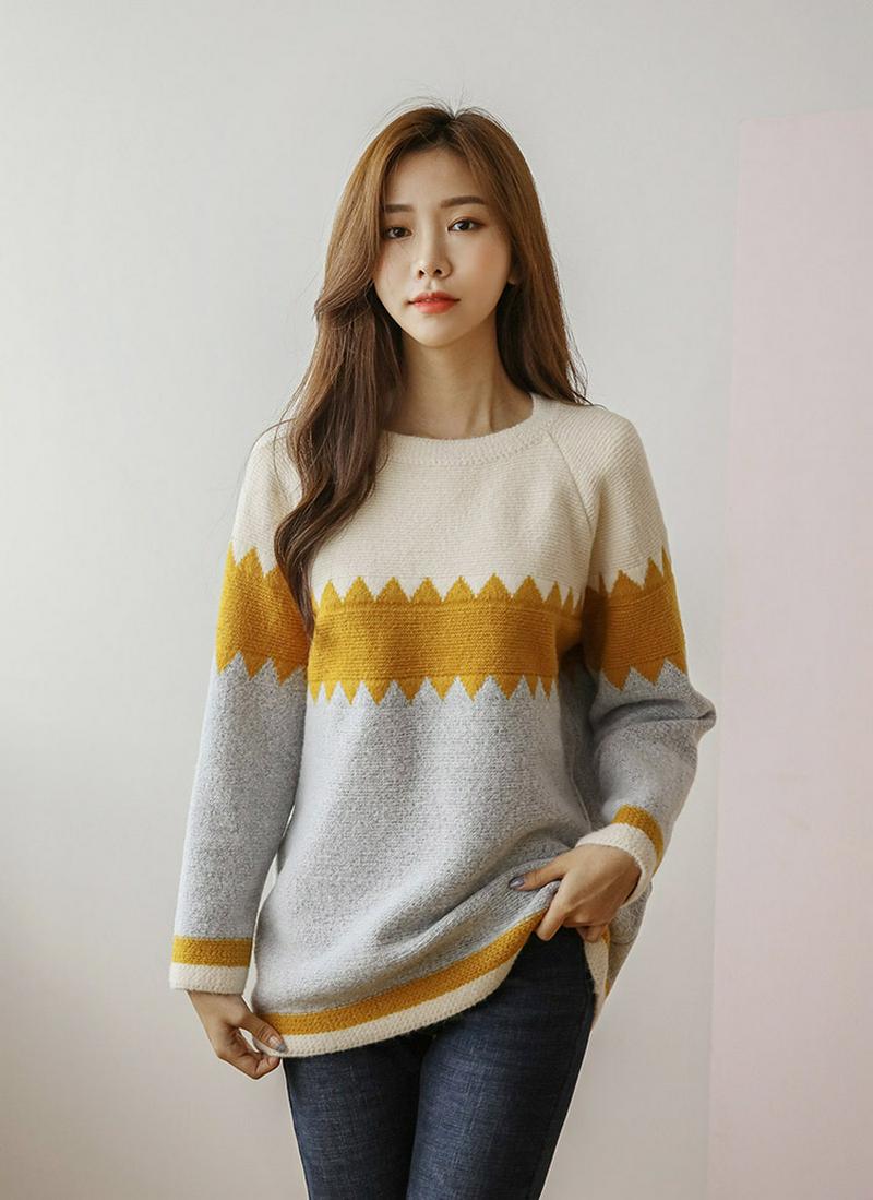 ジグザグ配色ニット