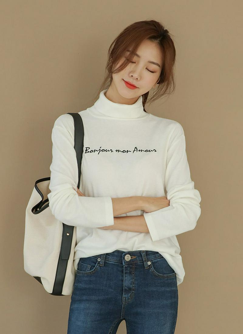 英字タートルネック起毛Tシャツ