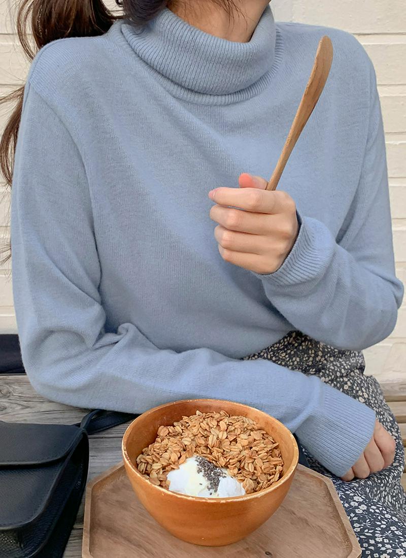 タートルネックカシミヤ混ソフトニット