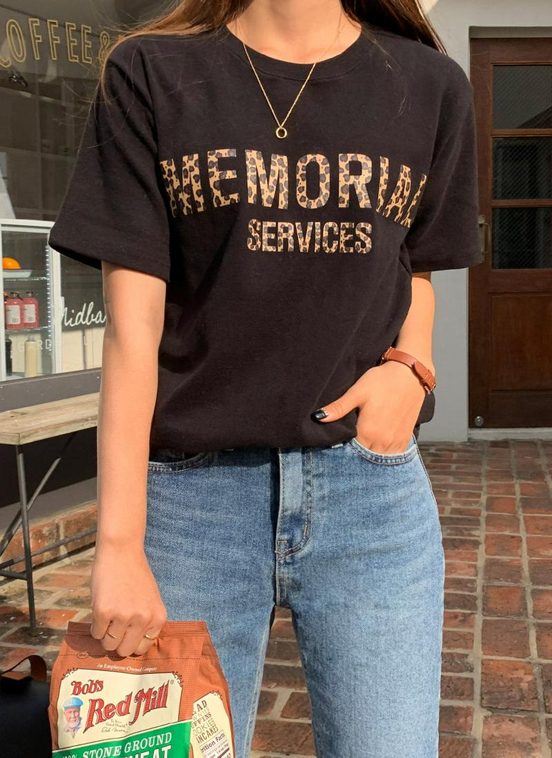 レオパードレタリングTシャツ