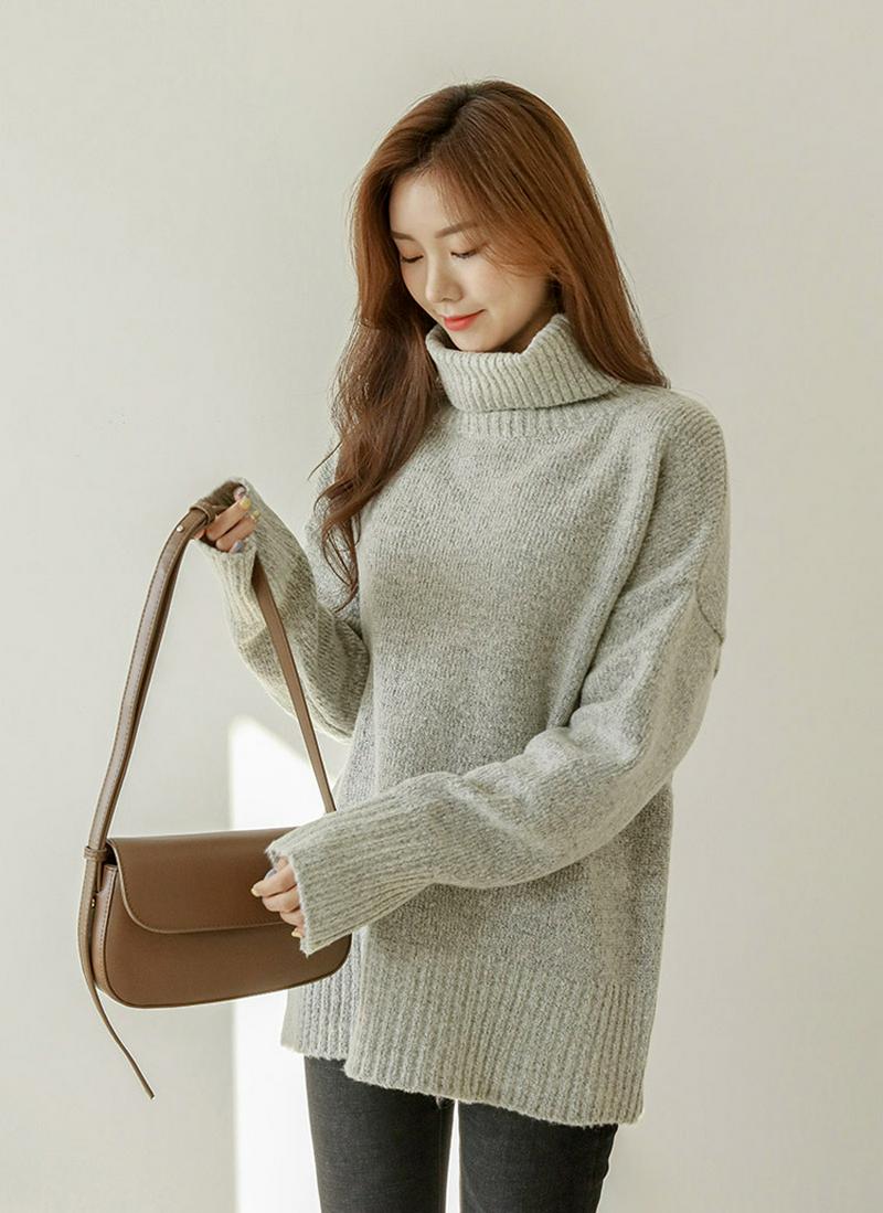 シンプルタートルネックニット