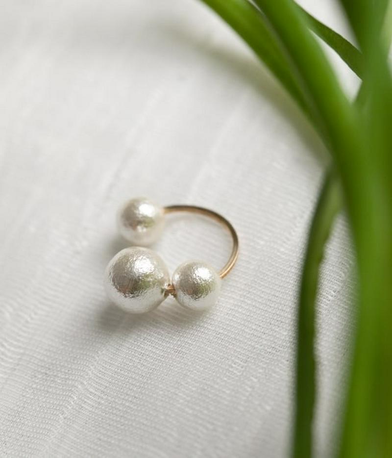 【DeWLuX】コットンパール3粒片耳イヤリング