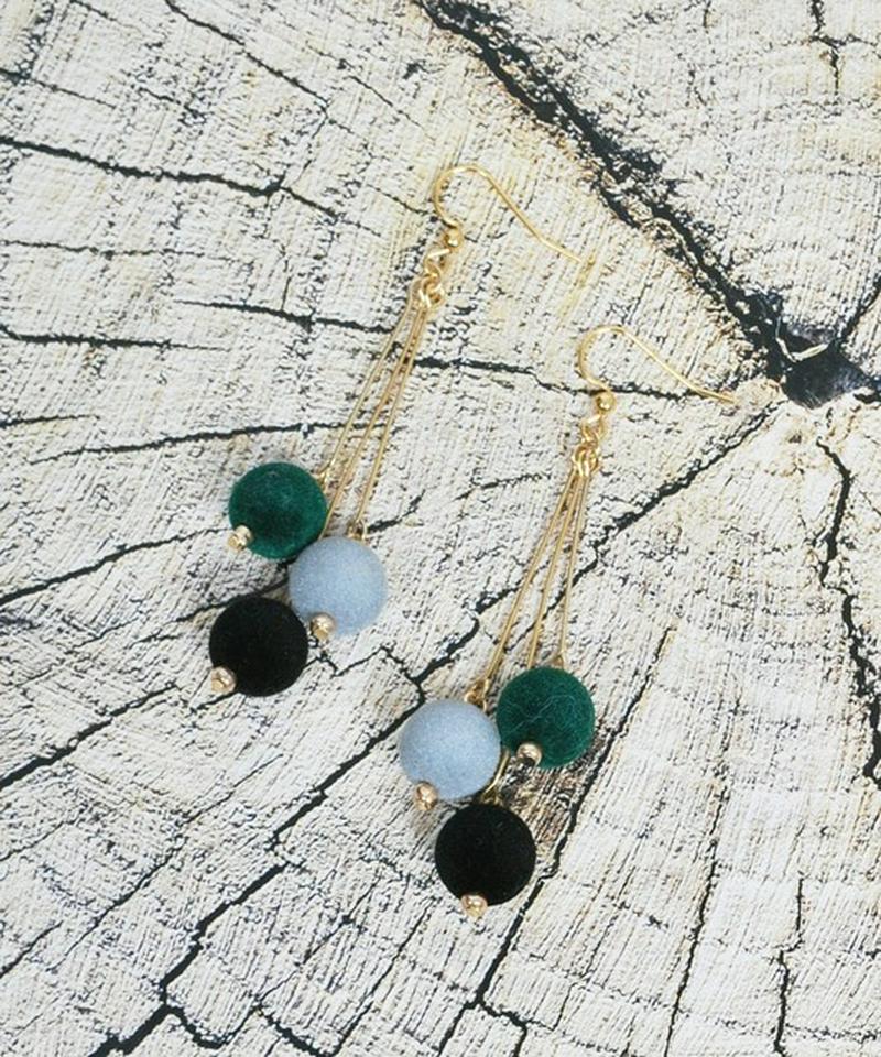 K14GF グリーン起毛ボール三色ピアス