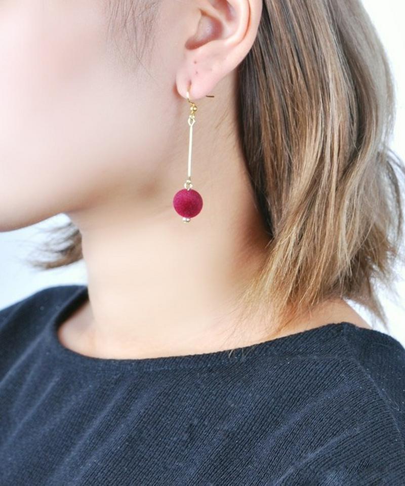 K14GF ボルドー起毛ボールピアス