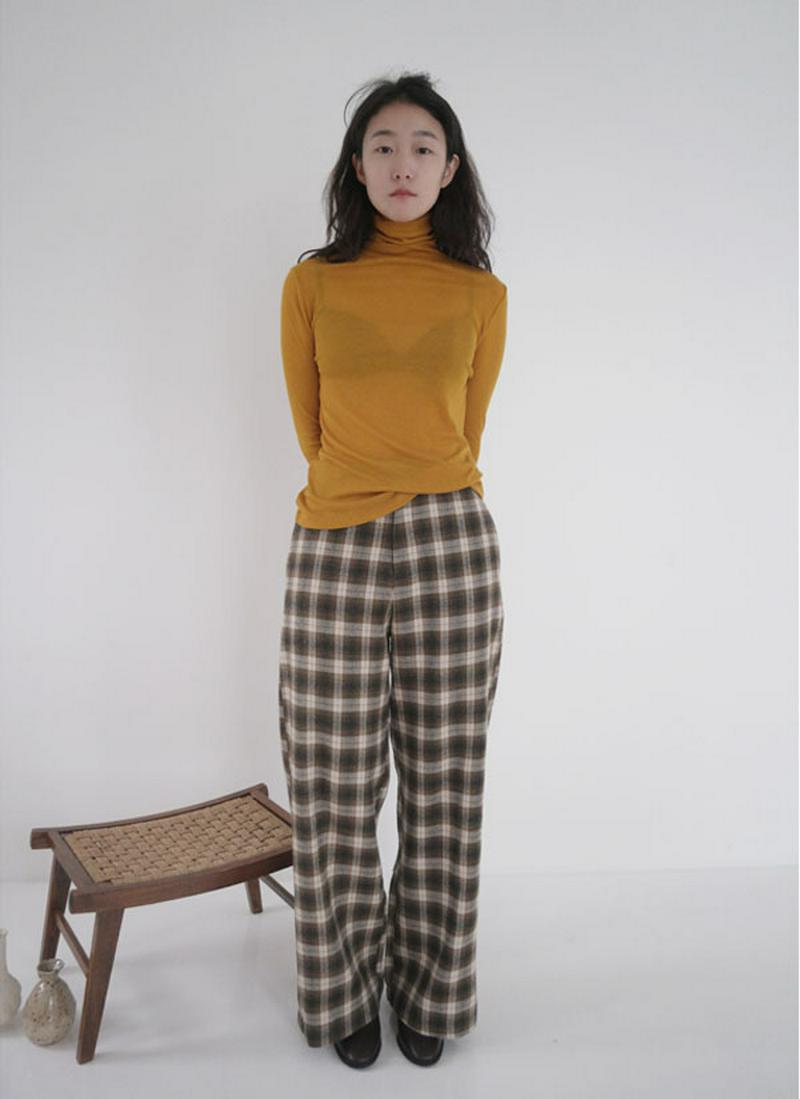 スリムフィットタートルネックTシャツ
