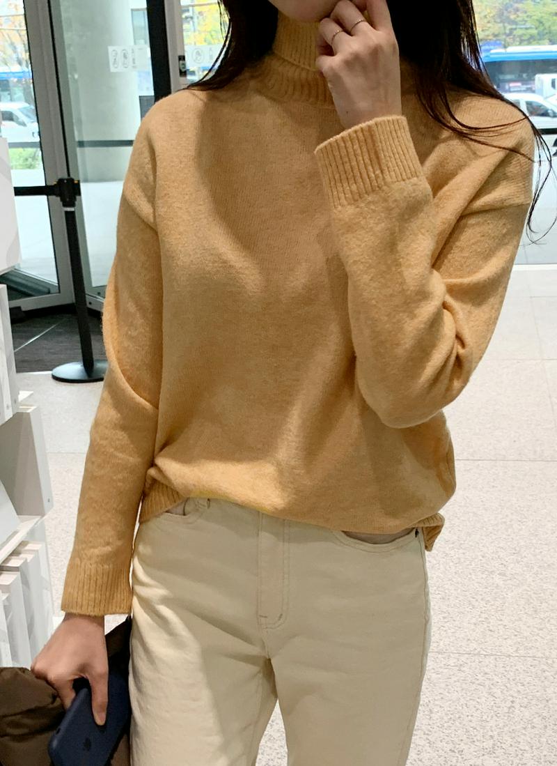 ウールカシミヤ混タートルネックニット