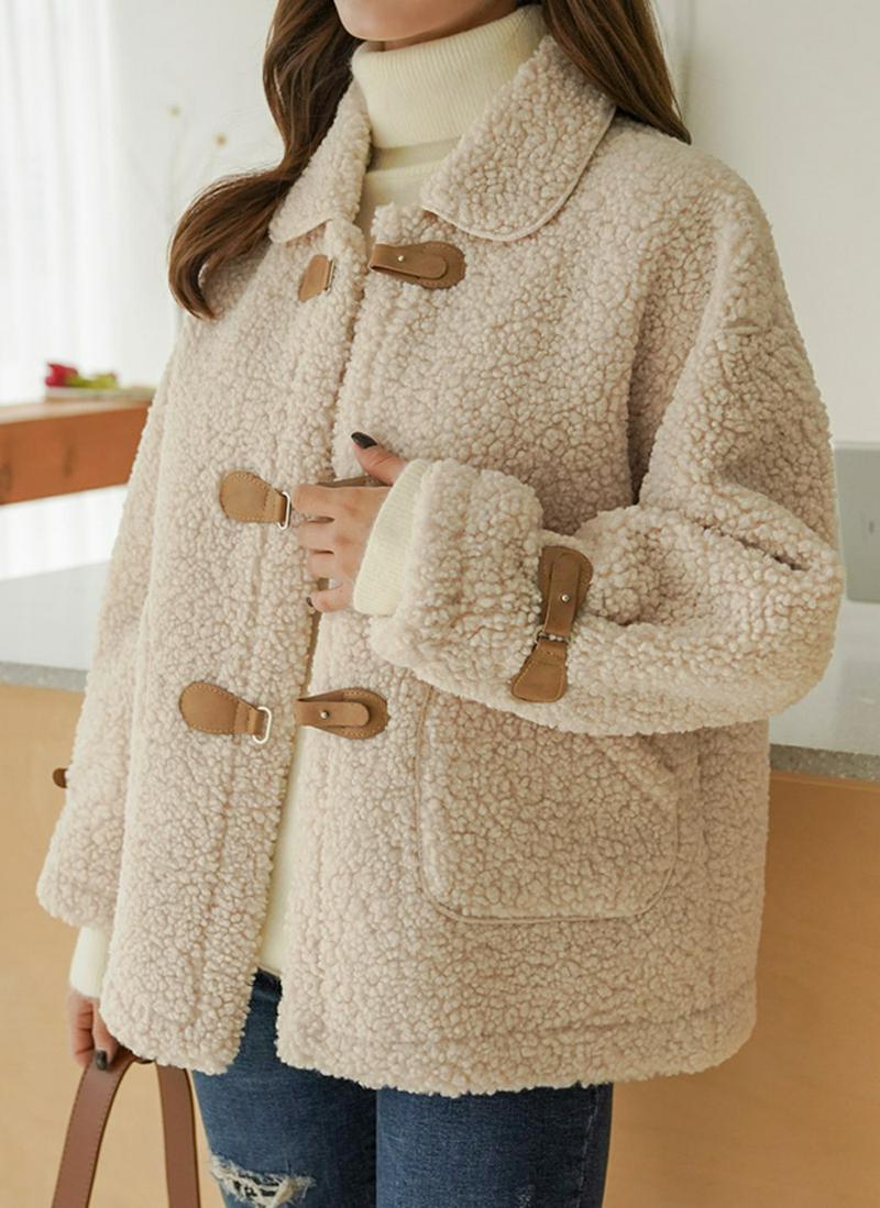 レザー調ボタンボアジャケット