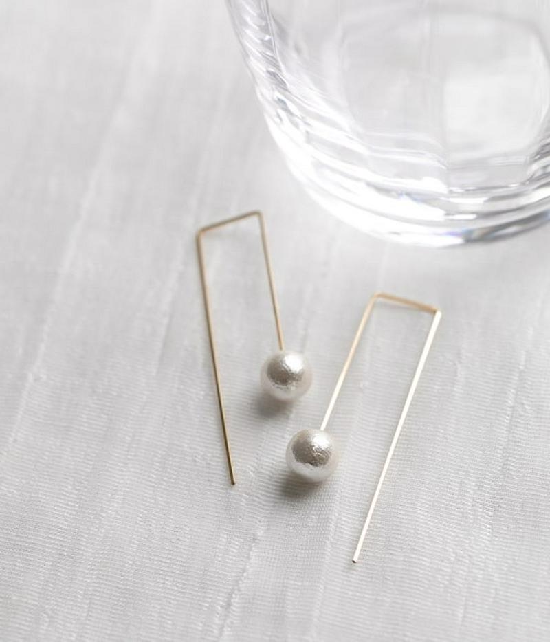 【DeWLuX】別注コットンパールスクエアワイヤーピアス