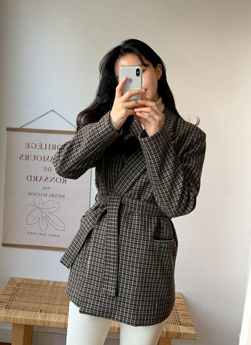 ストラップ付ウール混チェックジャケット