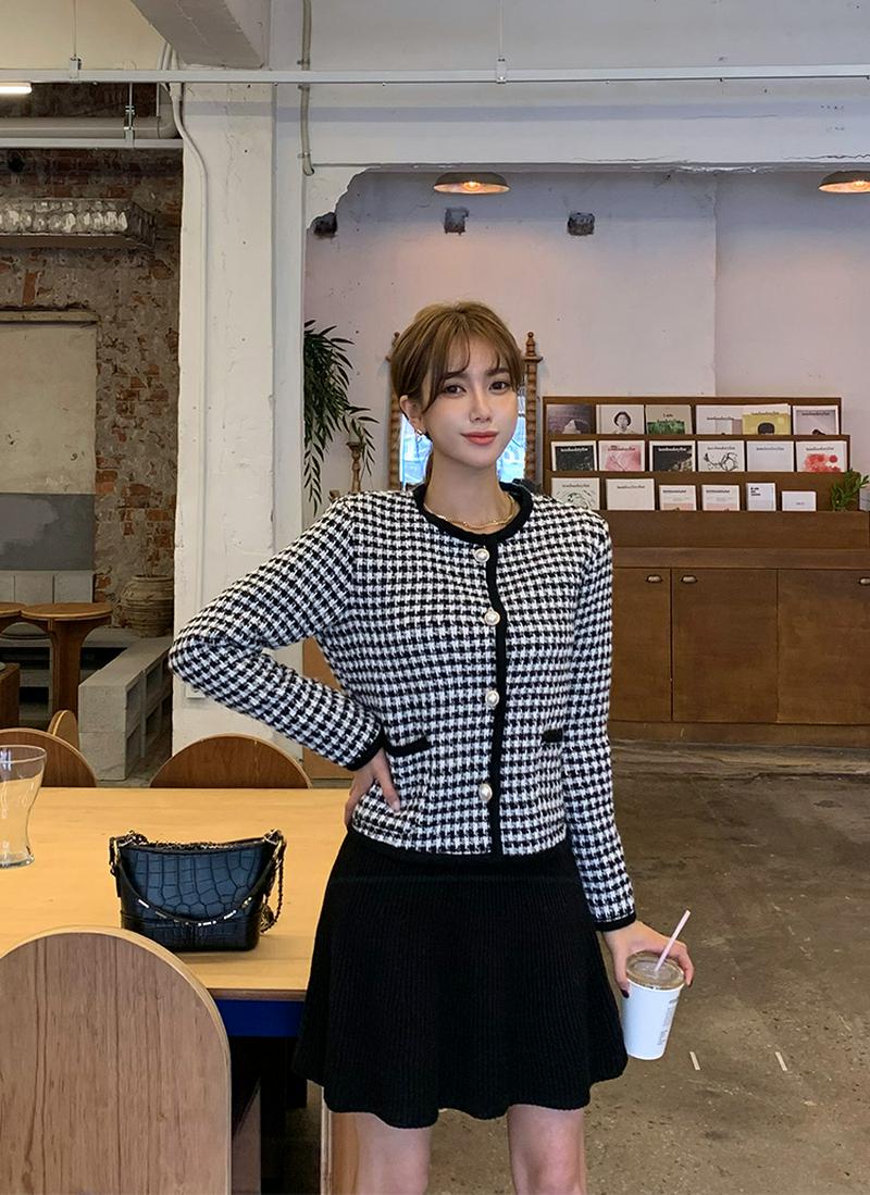 パール調ボタンパターンジャケット