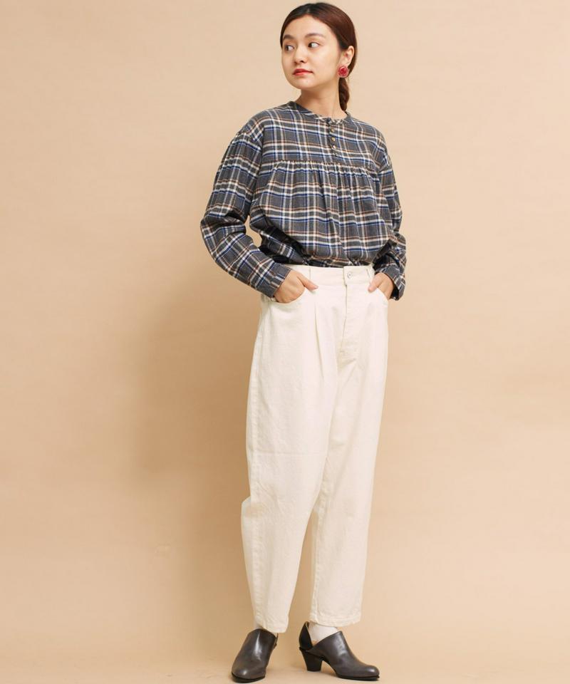 mat　ホワイトデニム アジャスト付　テーパードパンツ（mat quotidien）
