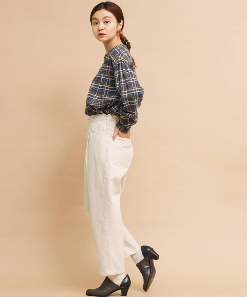mat　ホワイトデニム アジャスト付　テーパードパンツ（mat quotidien）