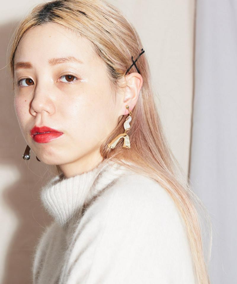 ○ショウケイパーツ　ゆらゆらイアリング