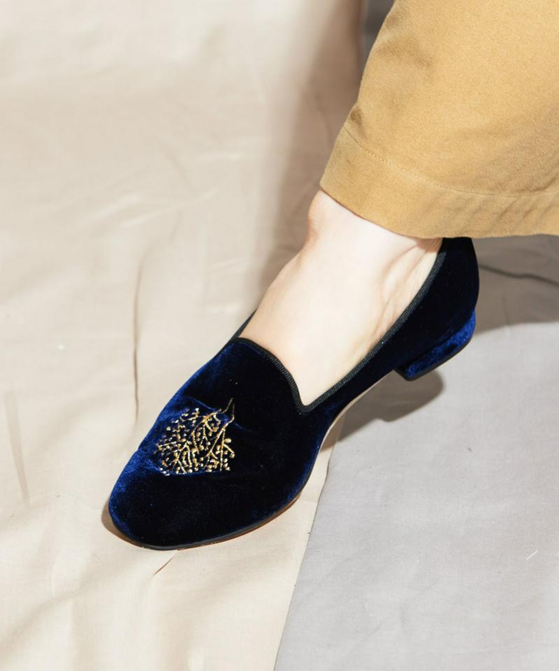 Carmen Salas　刺繍パンプス