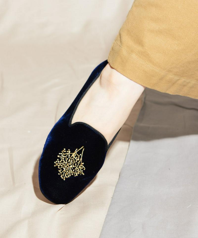 Carmen Salas　刺繍パンプス