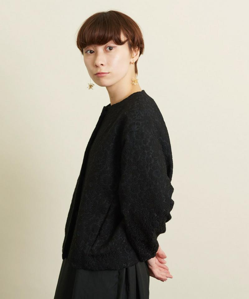 △○フラワーコードジャガード　ダーツ袖コート