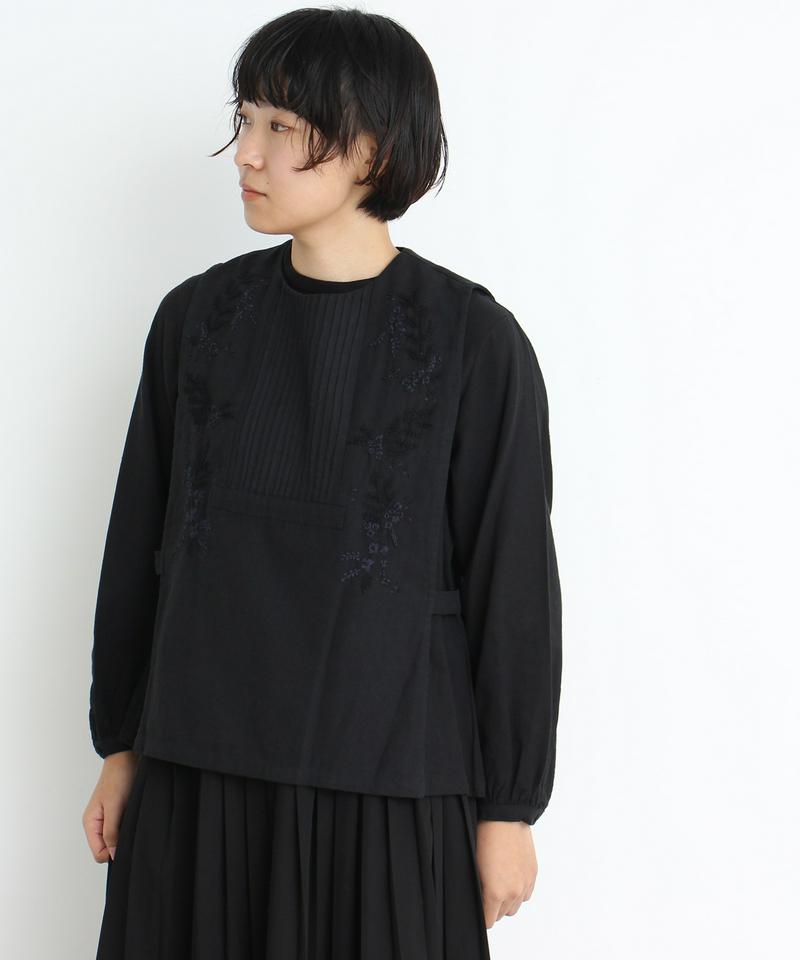 夜の森刺繍　ベスト付きブラウス