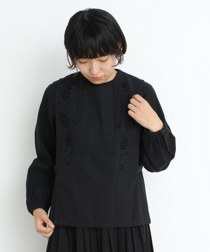 夜の森刺繍　ベスト付きブラウス