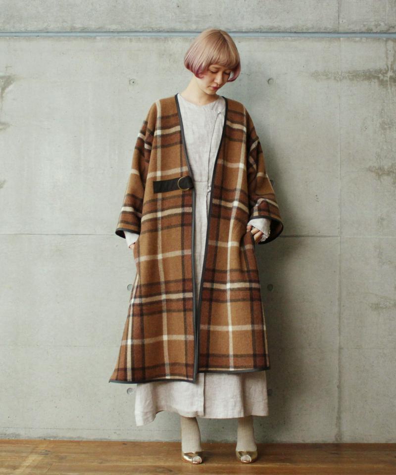 ○ビッグチェックロングガウンコート