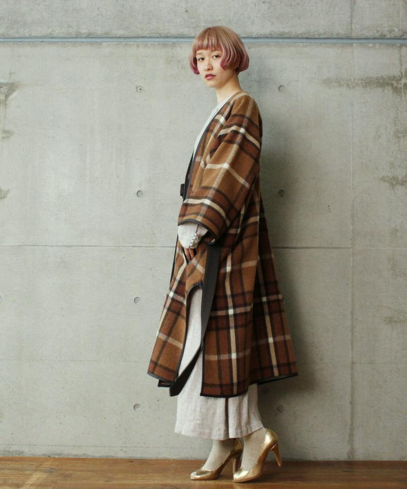 ○ビッグチェックロングガウンコート