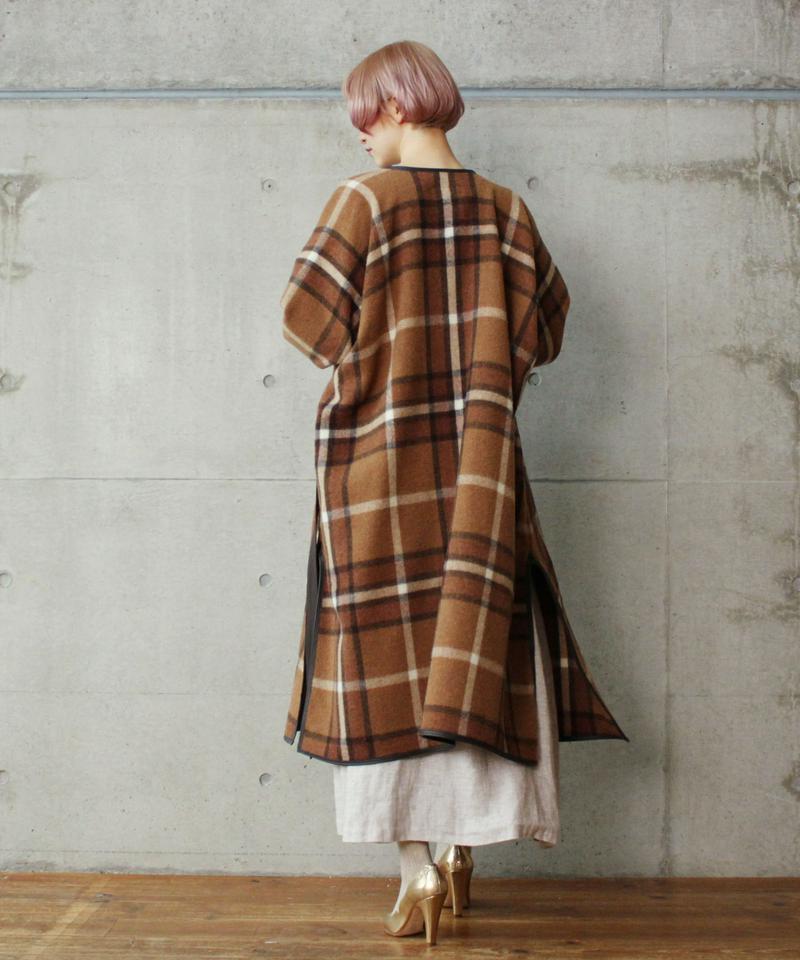 ○ビッグチェックロングガウンコート