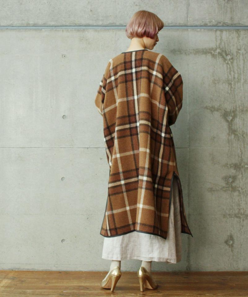 ○ビッグチェックロングガウンコート