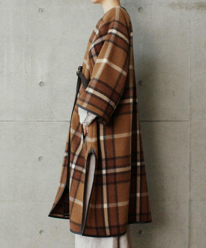 ○ビッグチェックロングガウンコート