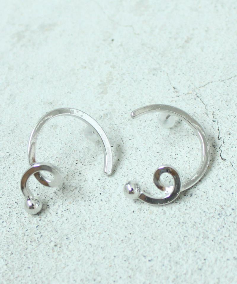 スプリングライン　ピアス