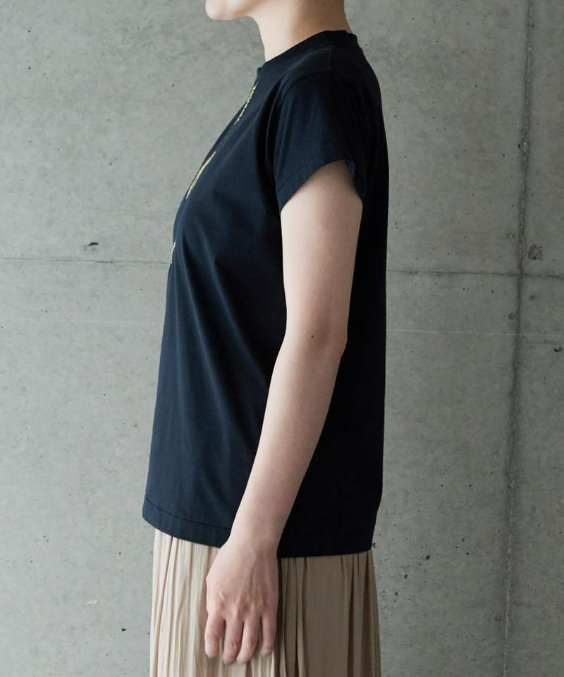 ○ 72/2ハイゲージ天竺　トライバル刺繍Tシャツ