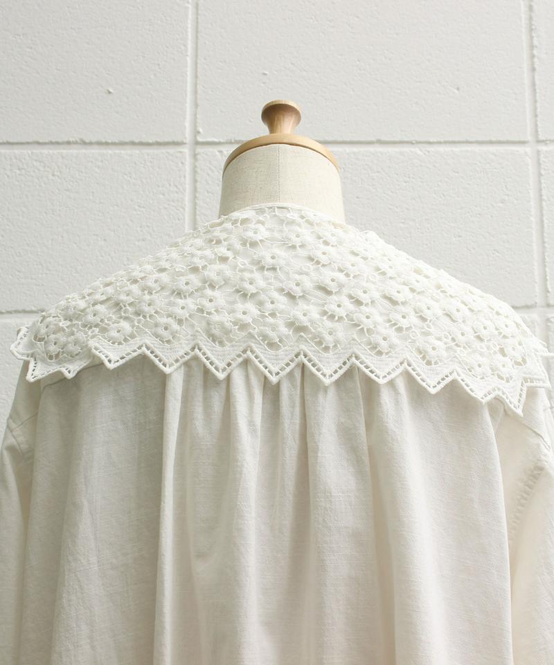 〇eiπe　レース衿ウサギ刺繍ブラウス