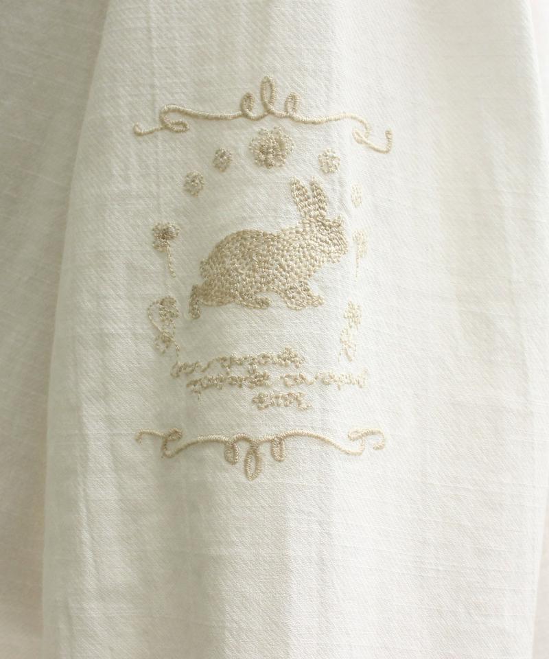 〇eiπe　レース衿ウサギ刺繍ブラウス