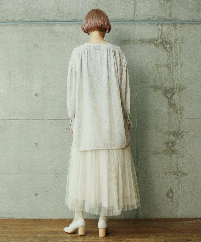 ○楊柳シフォン総刺繍ギャザーチュニックブラウス
