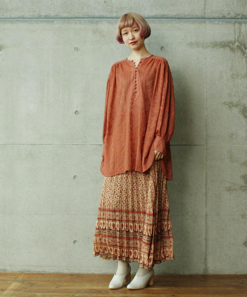 ○楊柳シフォン総刺繍ギャザーチュニックブラウス