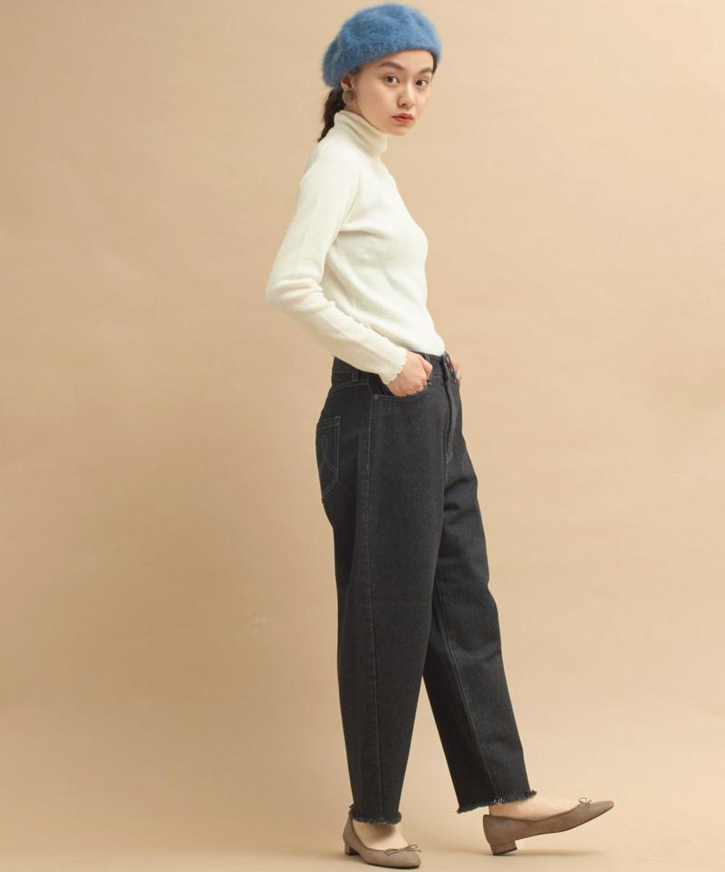 ○mat デニム　裾切りっぱなしパンツ