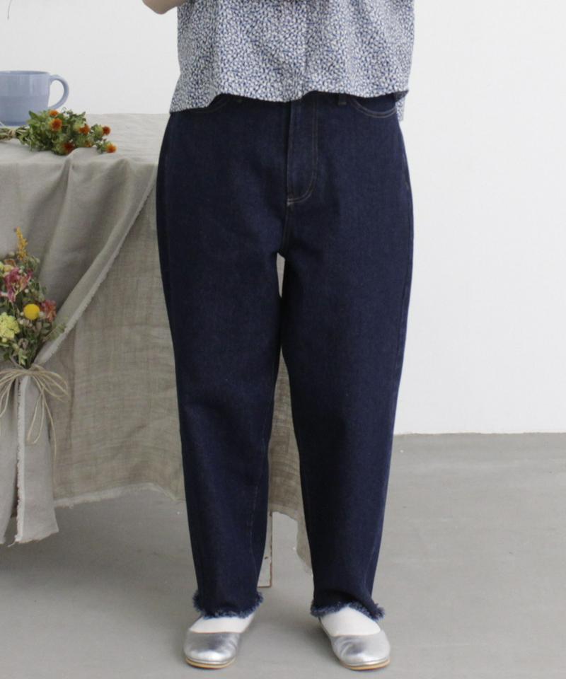 ○mat デニム　裾切りっぱなしパンツ