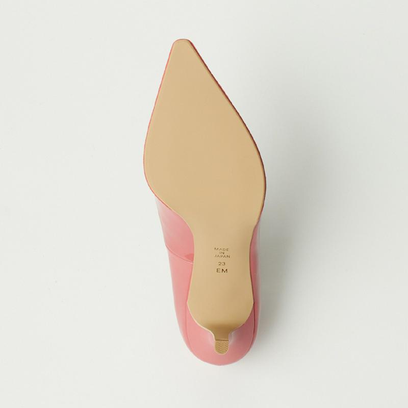 きらっとチェーンがポイント★新木型のシンプルパンプス
