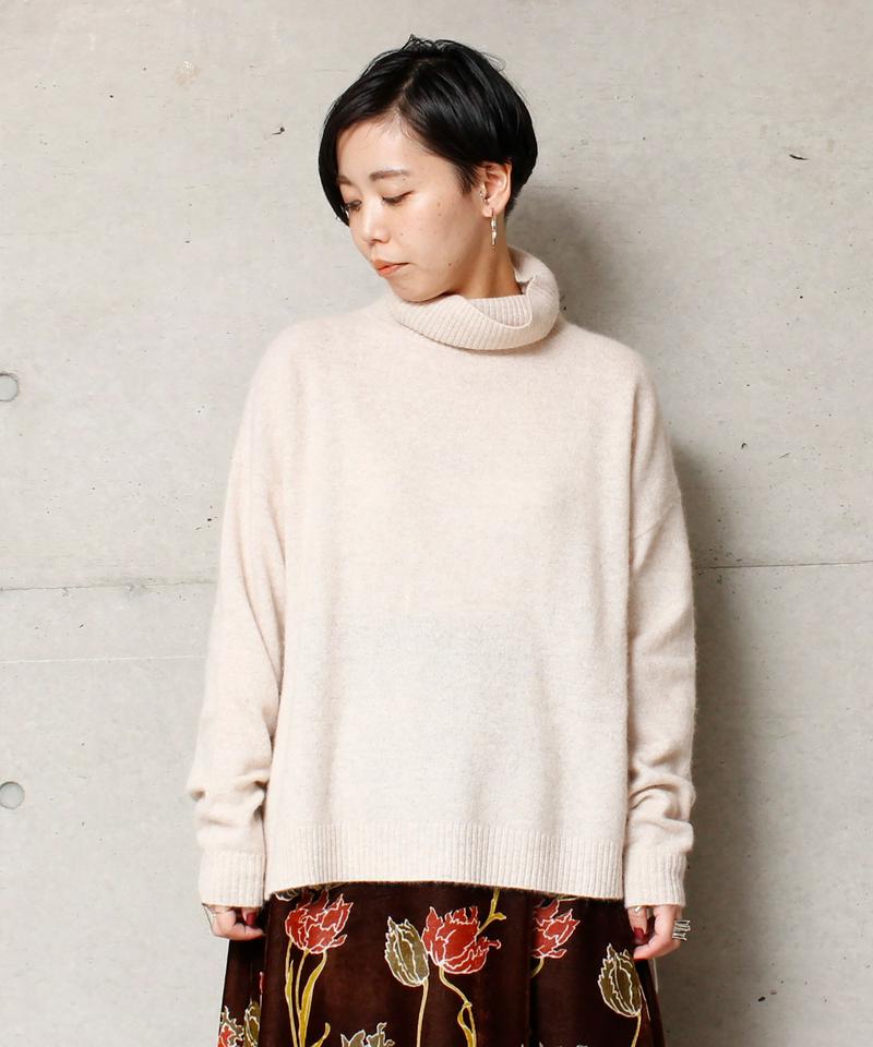 ラクーン50　タートルネックプルオーバー
