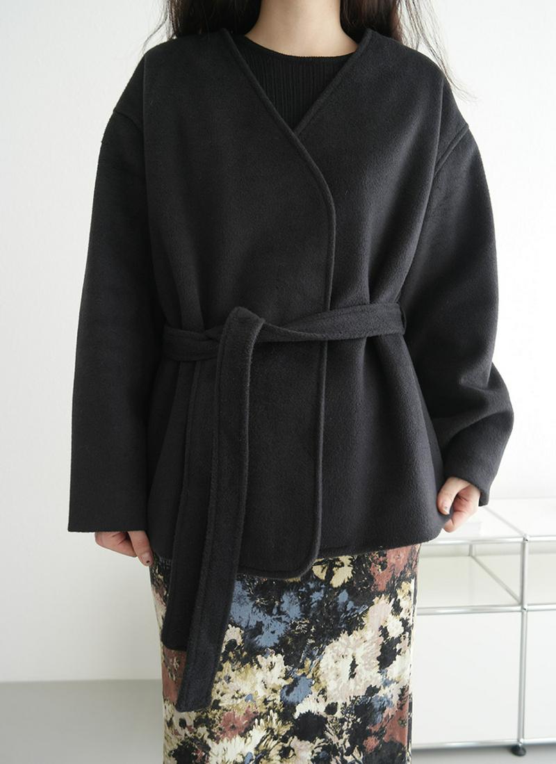 ストラップ付ノーカラーウール混ジャケット