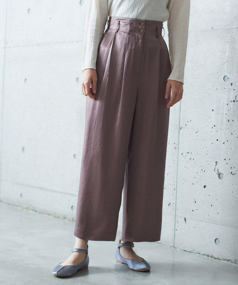 ○ アセテートサテンヴィンテージタックテーパードパンツ（cardo fabrica）