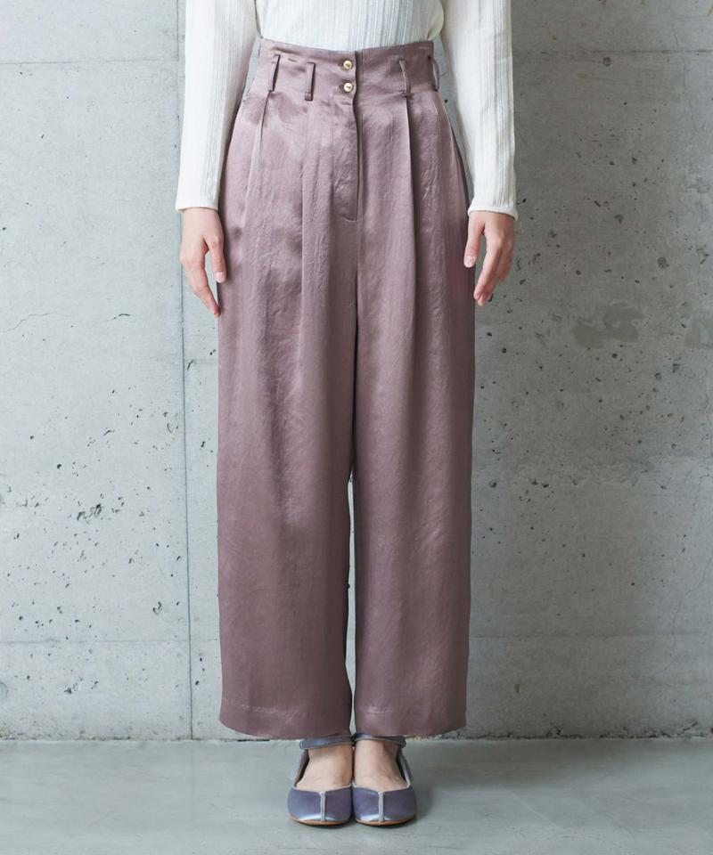 ○ アセテートサテンヴィンテージタックテーパードパンツ（cardo fabrica）