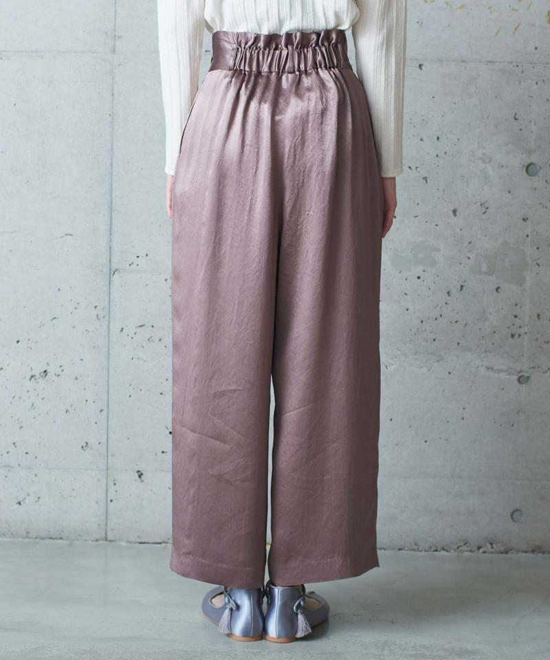 ○ アセテートサテンヴィンテージタックテーパードパンツ（cardo fabrica）