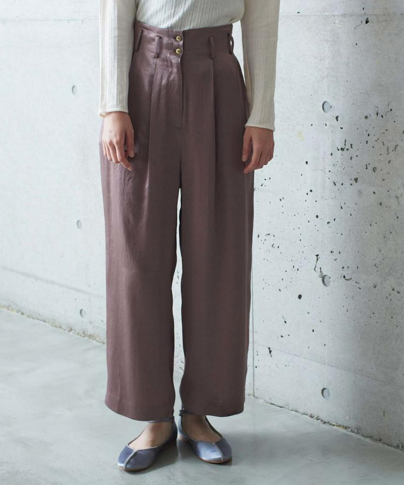 ○ アセテートサテンヴィンテージタックテーパードパンツ（cardo fabrica）
