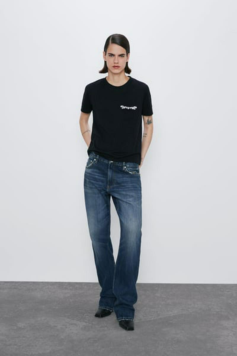 ポケットアップリケ付きＴシャツ