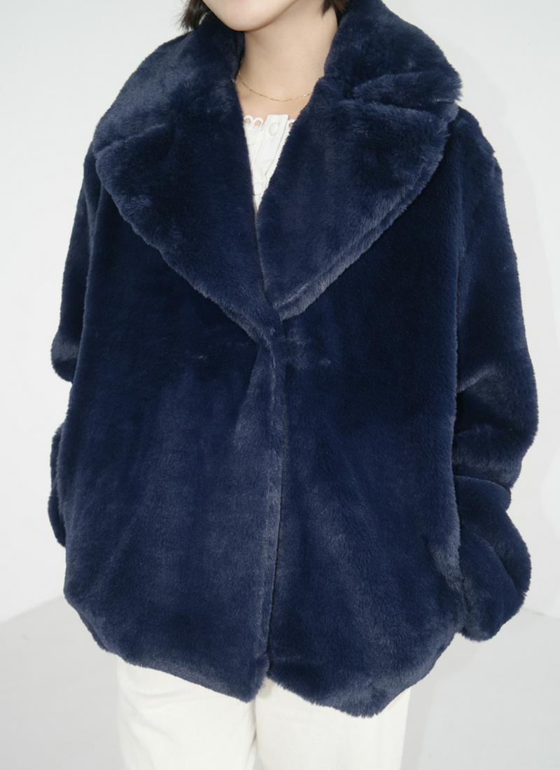 ワイドラペルフェイクファージャケット