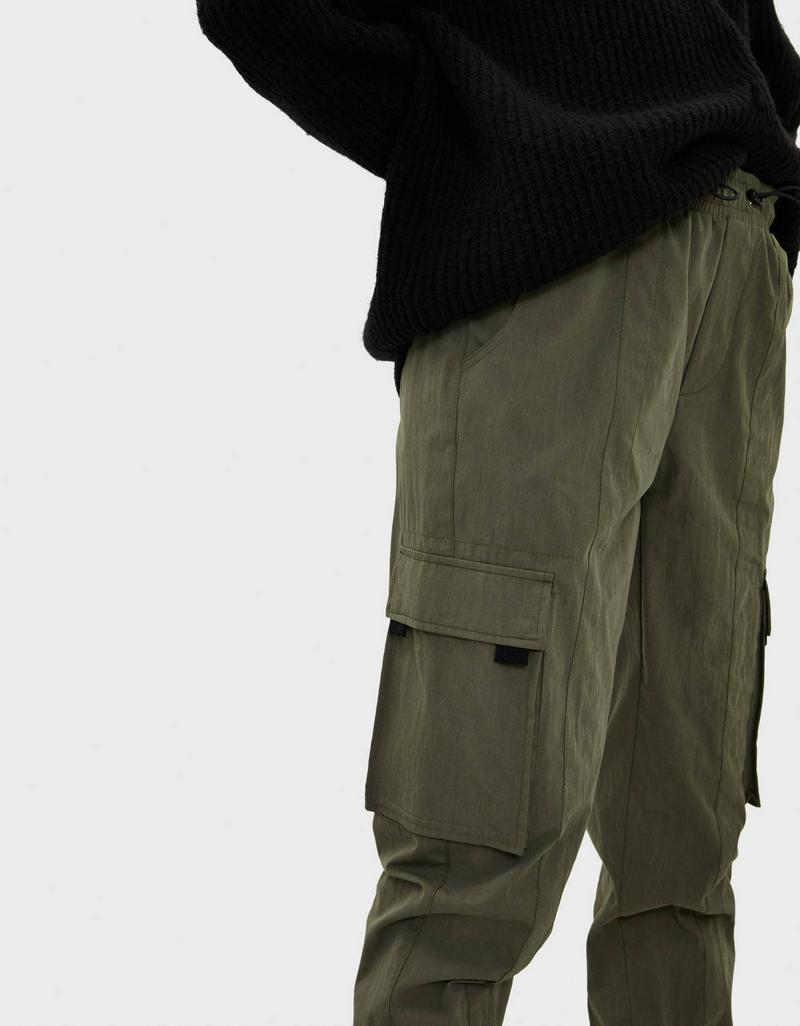 ナイロンカーゴパンツ