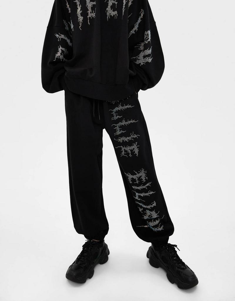 Billie Eilish x Bershka グリッタープリント入りジョガーパンツ
