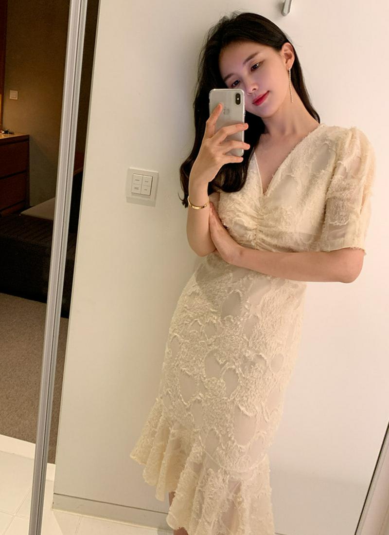 フェザーパターンVネックワンピース