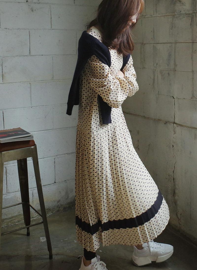 トライアングルパターンプリーツワンピース