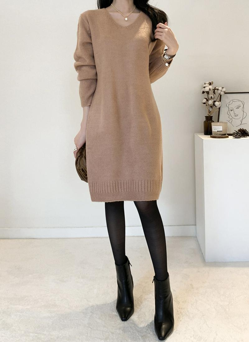 Vネックアクリル混ニットワンピース