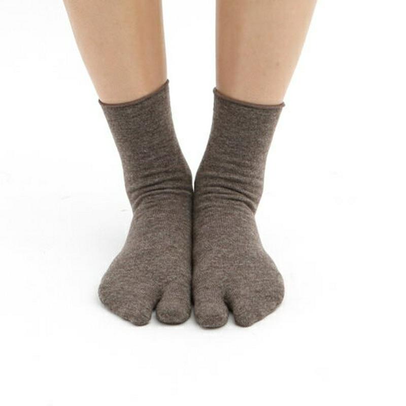 【あす楽】【靴下屋】 くるくるウール無地足袋ソックス / 靴下 タビオ Tabio くつ下 ショート 足袋 タビ たび 足袋靴下 レディース 日本製